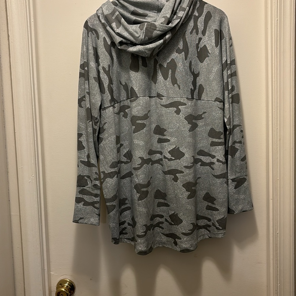 LuLaRoe Grey Camouflage print - Picture 3 of 3